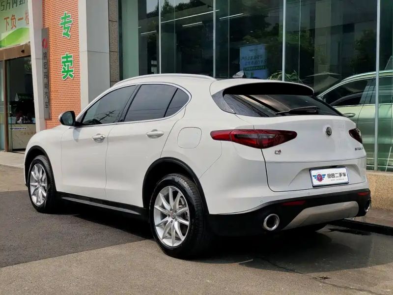 giulia stelvio