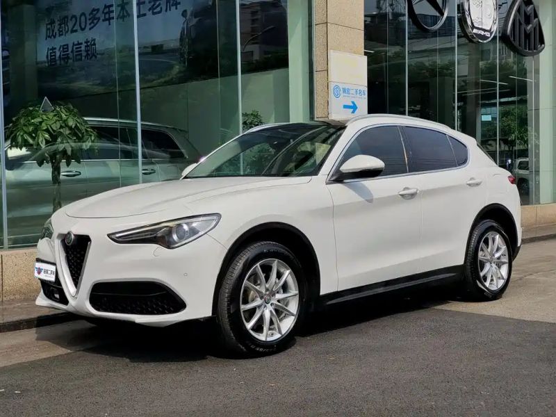 giulia stelvio