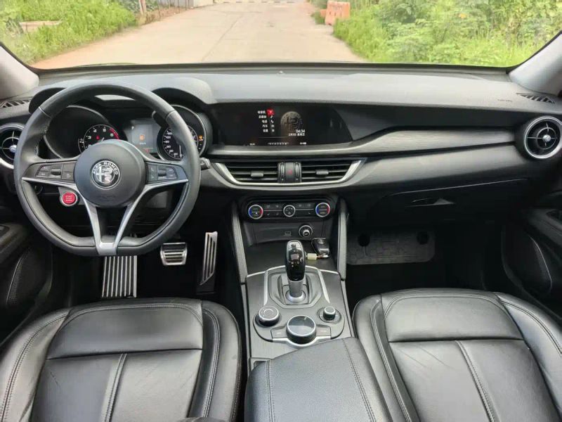 giulia stelvio
