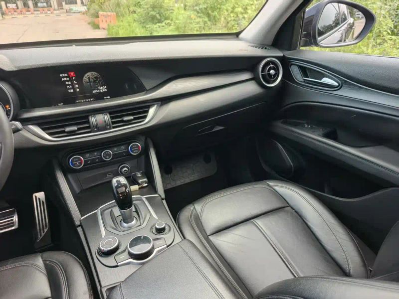 giulia stelvio