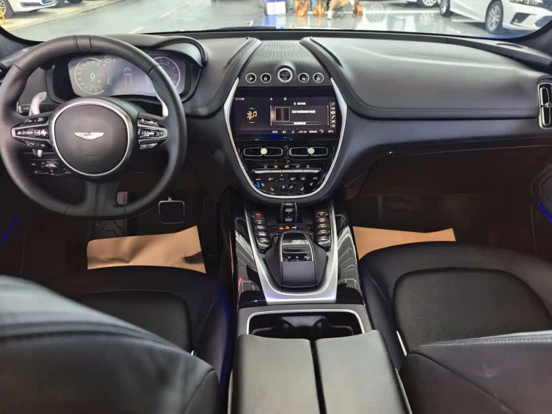 Aston-martin dbx