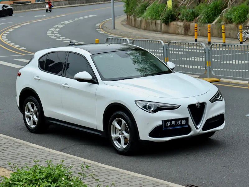 giulia stelvio