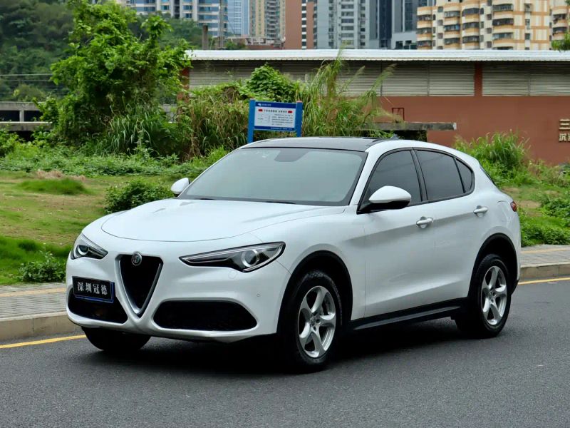 giulia stelvio