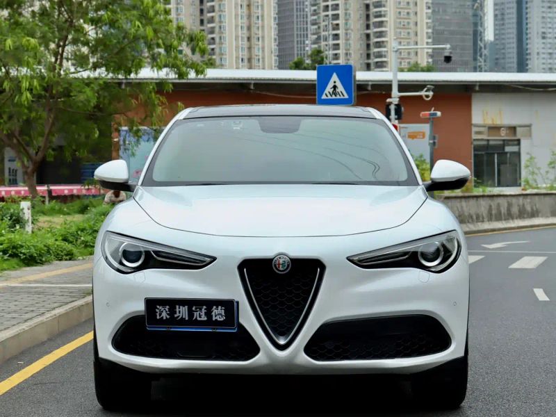 giulia stelvio