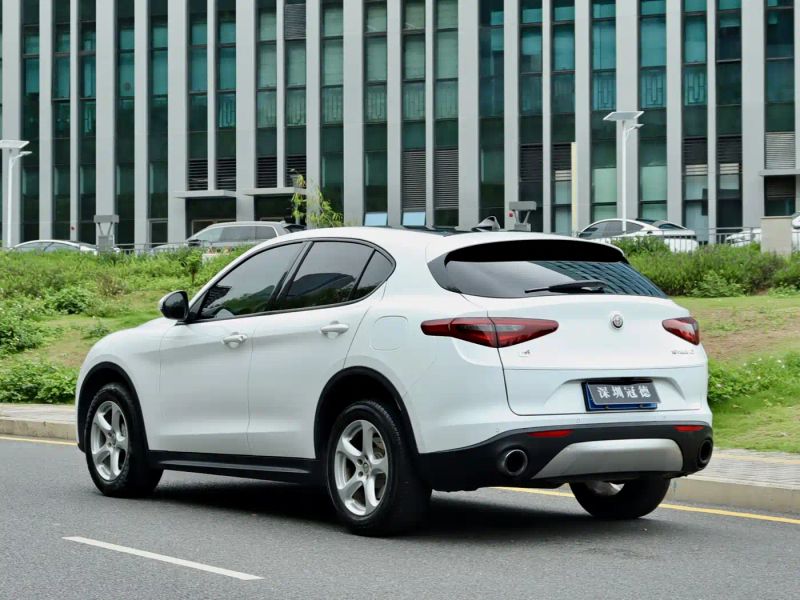 giulia stelvio