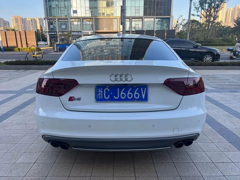 Audi S5