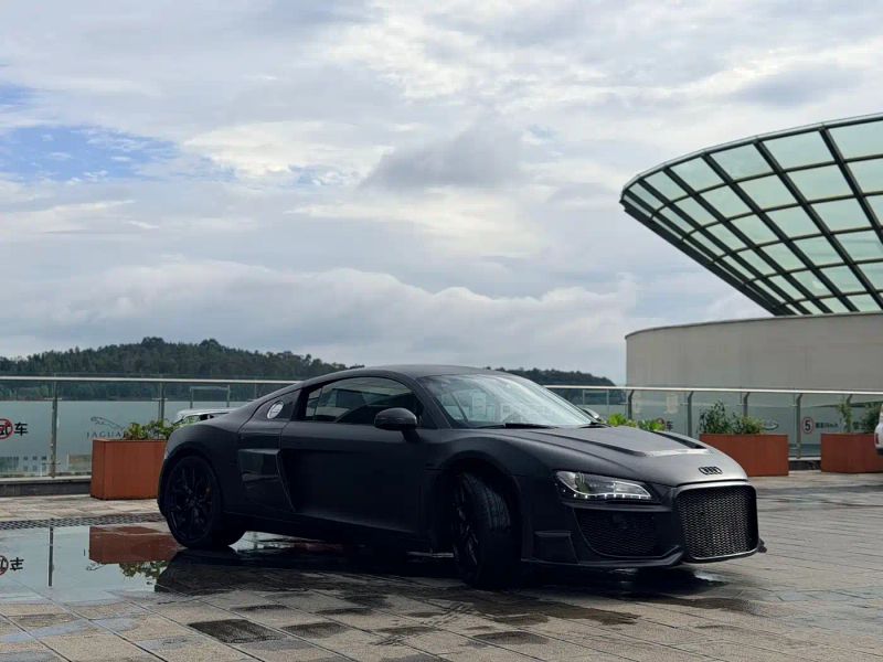 Audi R8