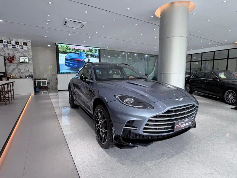 Aston-martin dbx