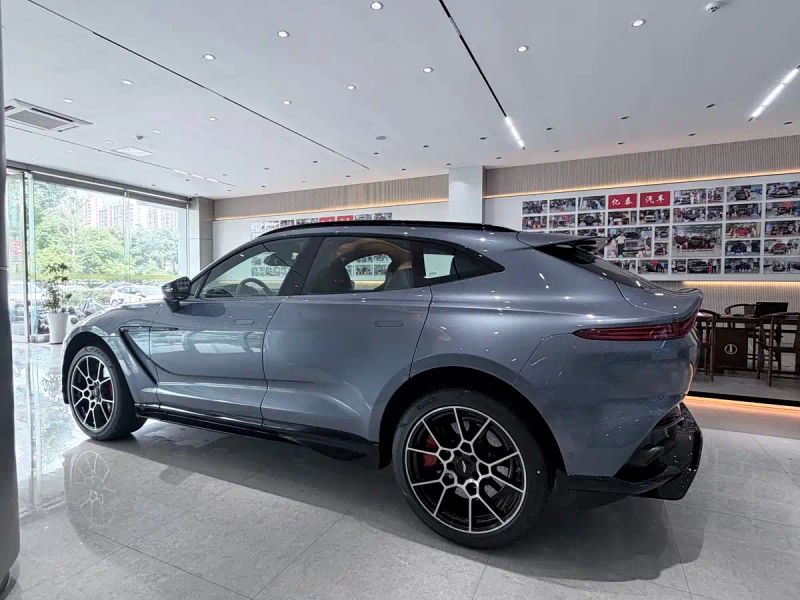 Aston-martin dbx