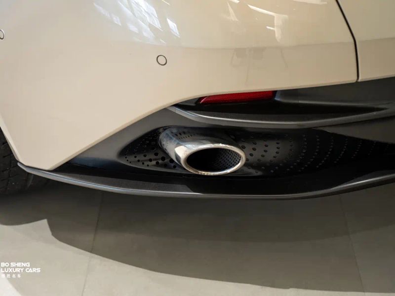Aston-martin aston-martin-db11