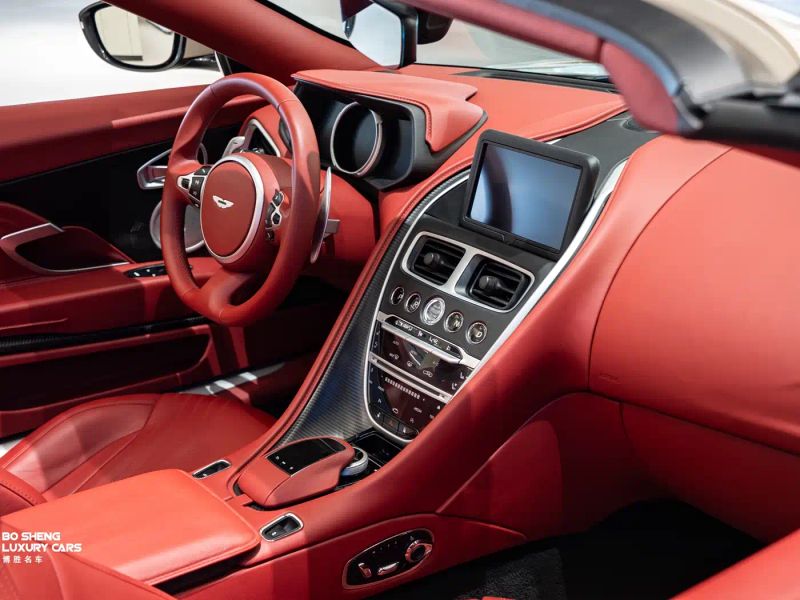 Aston-martin aston-martin-db11