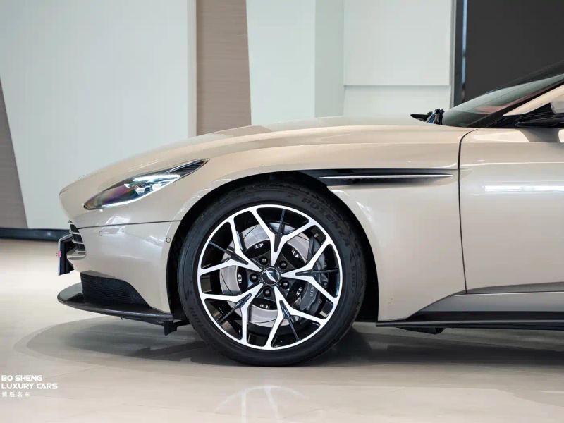 Aston-martin aston-martin-db11
