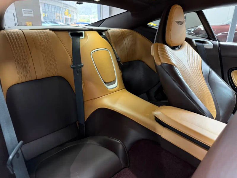 Aston-martin aston-martin-db11