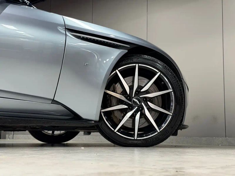 Aston-martin aston-martin-db11