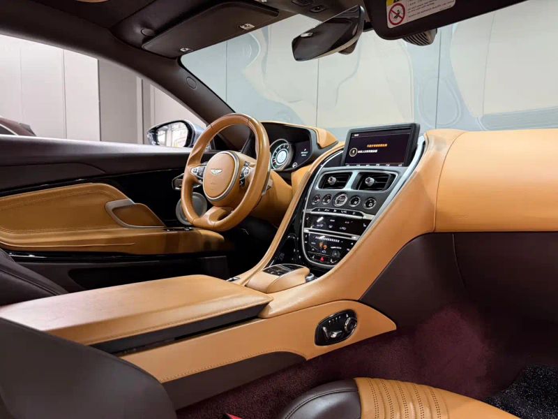 Aston-martin aston-martin-db11