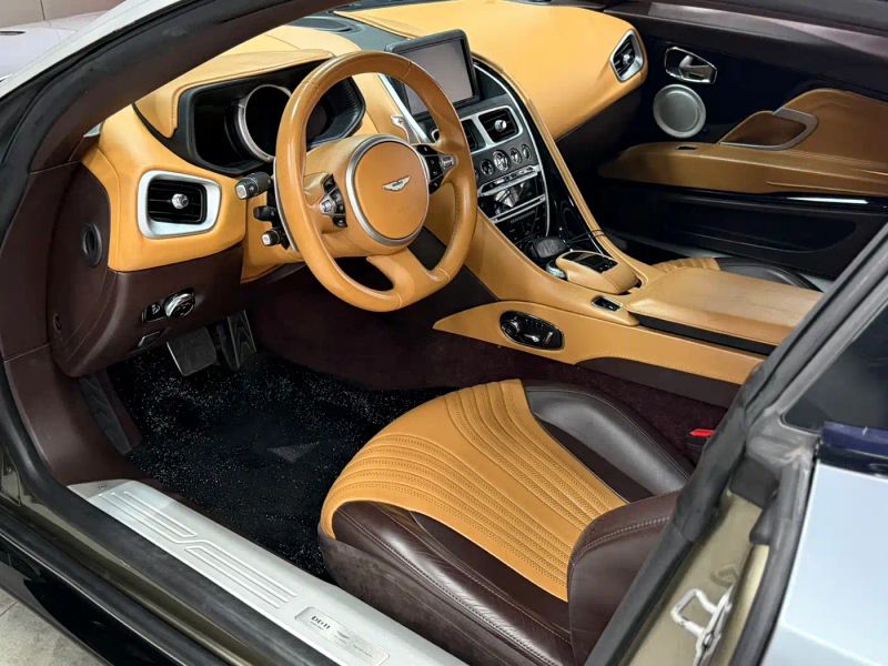 Aston-martin aston-martin-db11