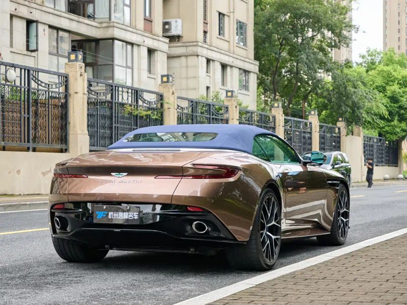 Aston-martin db