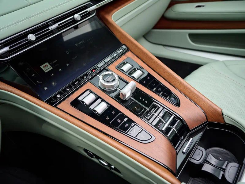 Aston-martin db