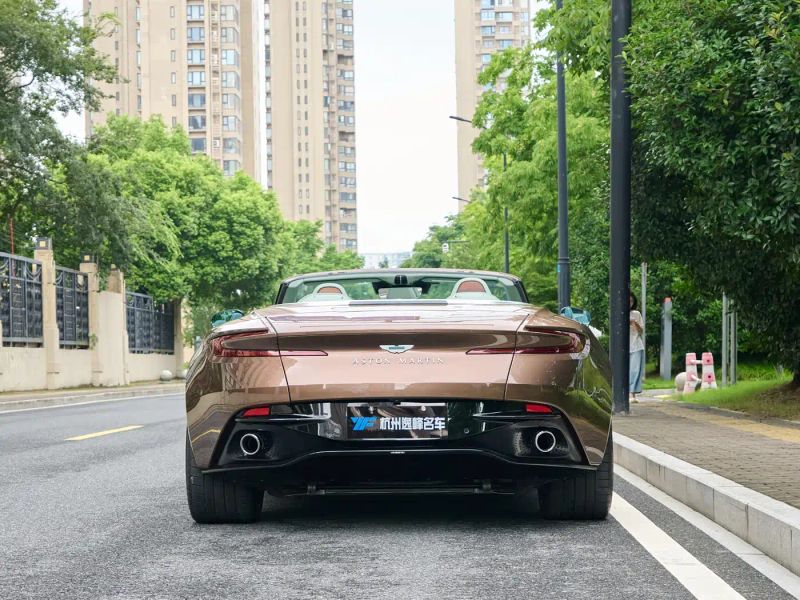 Aston-martin db