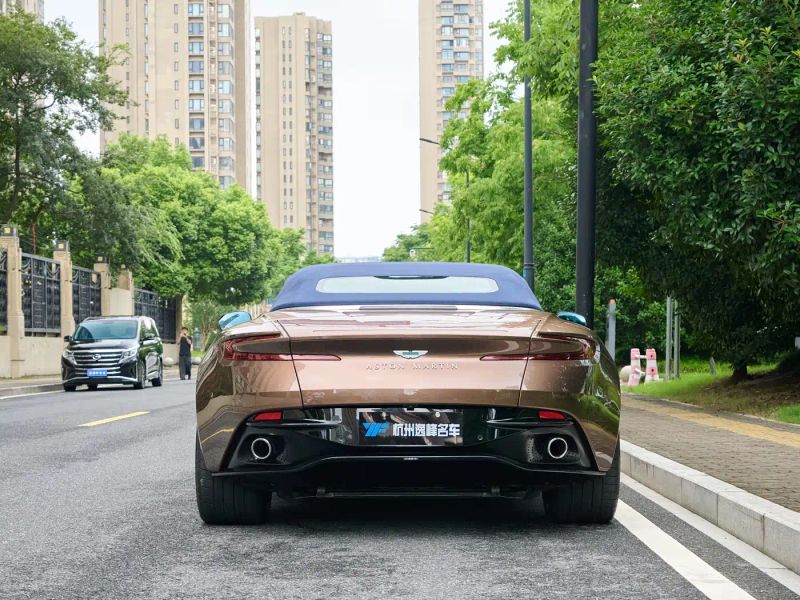 Aston-martin db