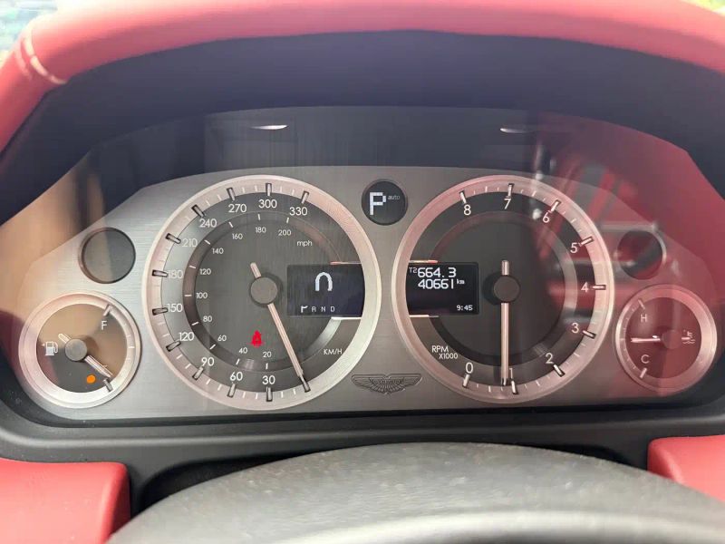 Aston-martin db