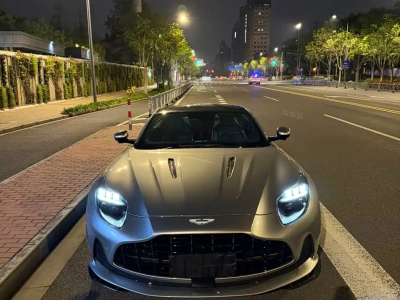 Aston-martin db