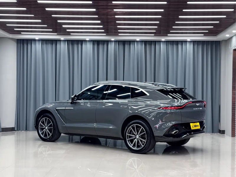 Aston-martin dbx