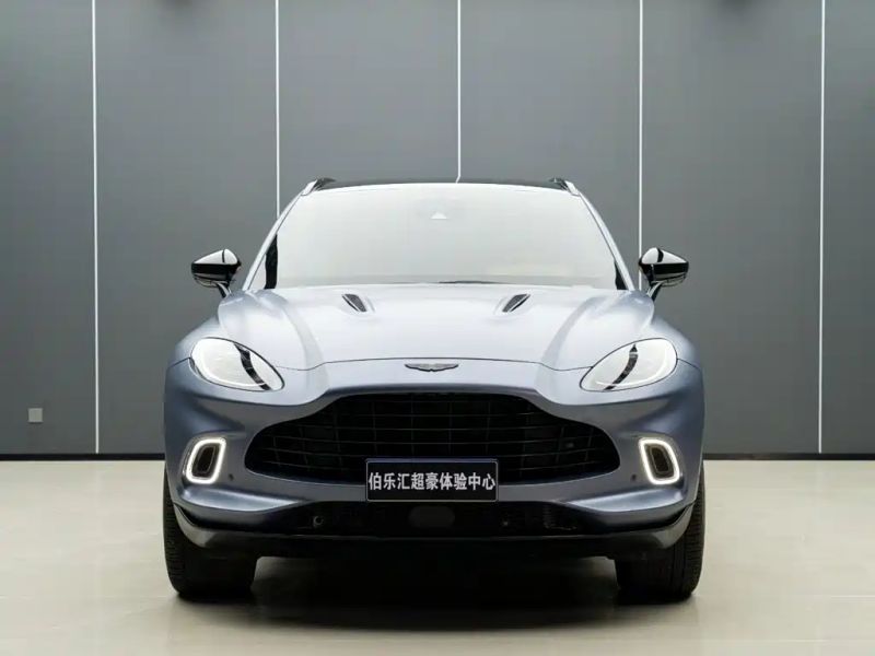 Aston-martin dbx