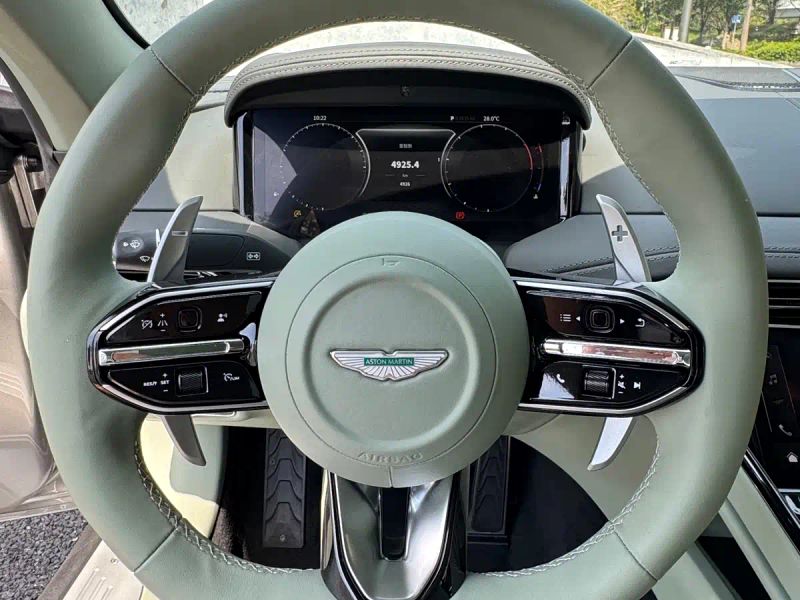 Aston-martin db