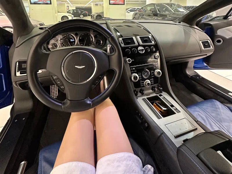 Aston-martin vantage