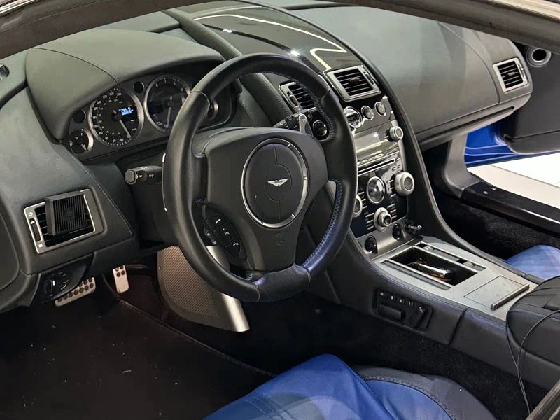 Aston-martin vantage