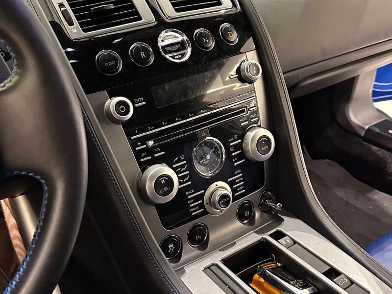 Aston-martin vantage