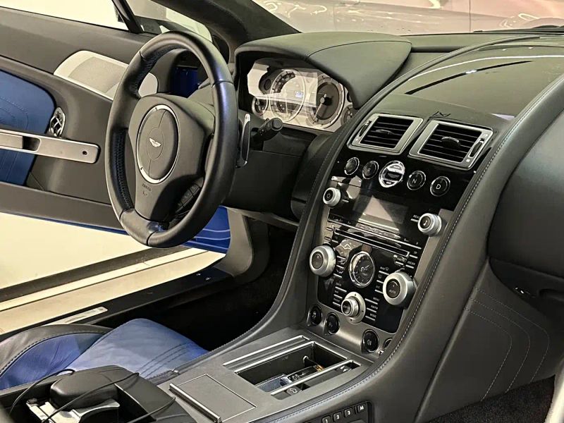 Aston-martin vantage