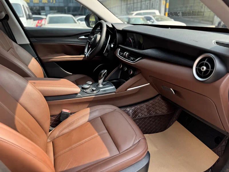 giulia stelvio