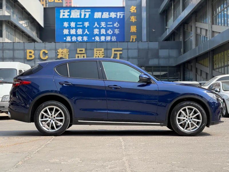 giulia stelvio