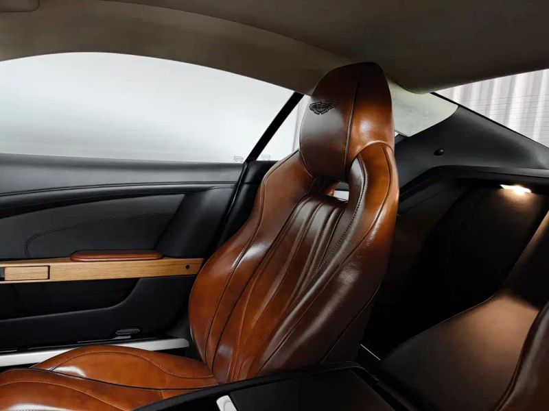 Aston-martin virage