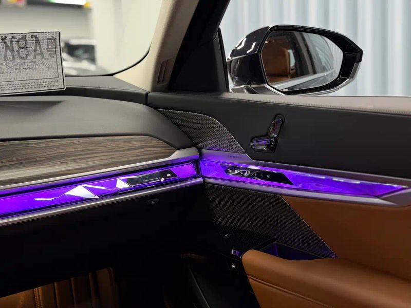 BMW i7