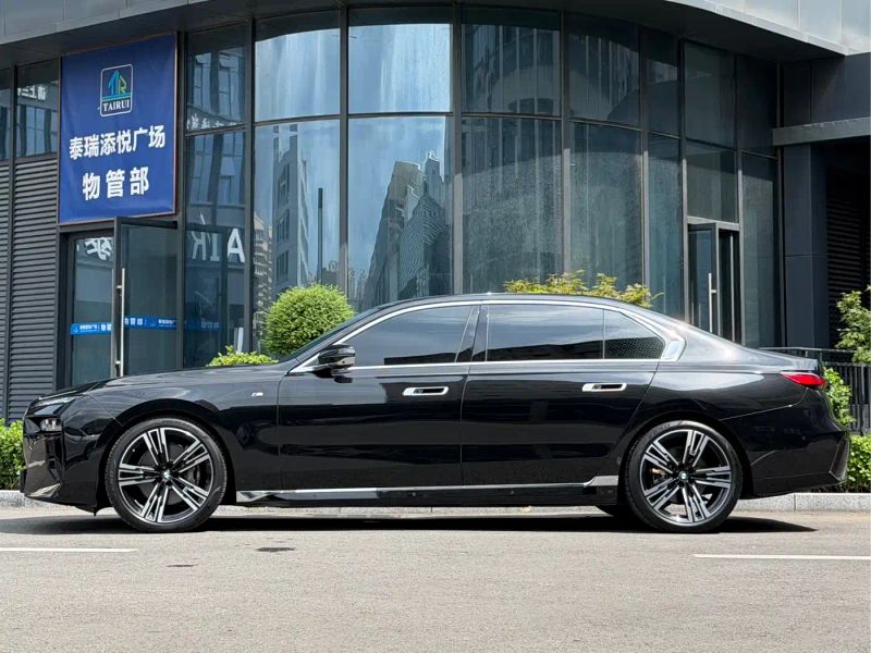 BMW 7-series
