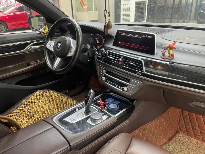 BMW 7-series
