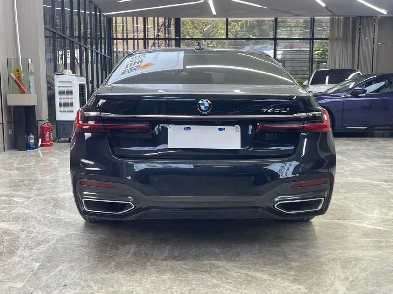 BMW 7-series