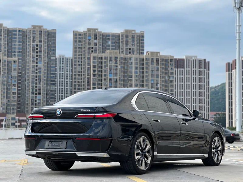 BMW 7-series