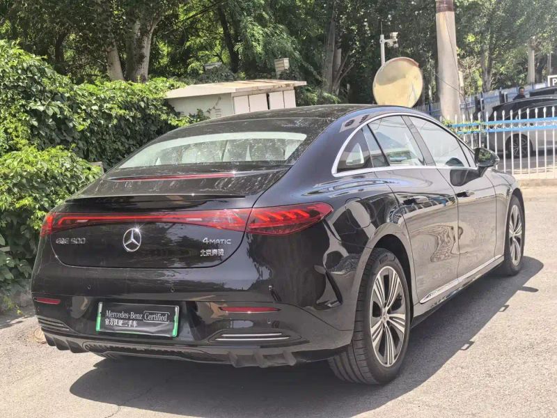 Mercedes-benz eqe