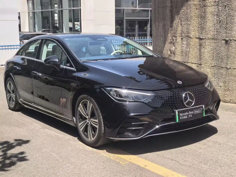 Mercedes-benz eqe