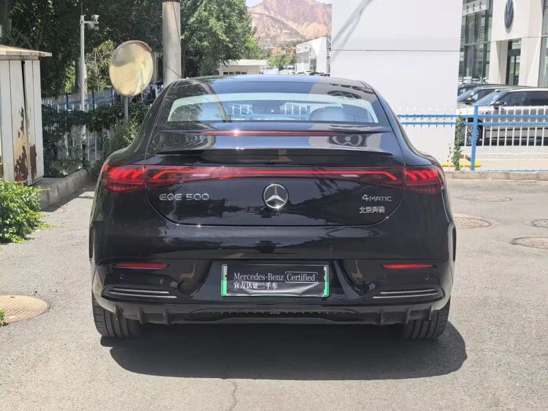 Mercedes-benz eqe