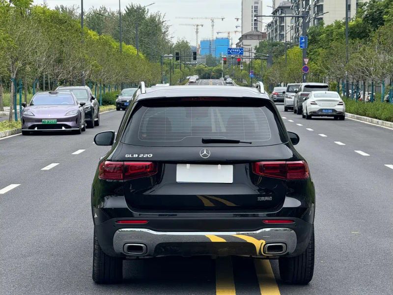 Mercedes-benz glb
