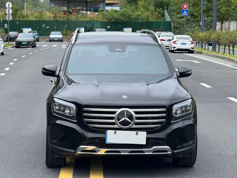 Mercedes-benz glb