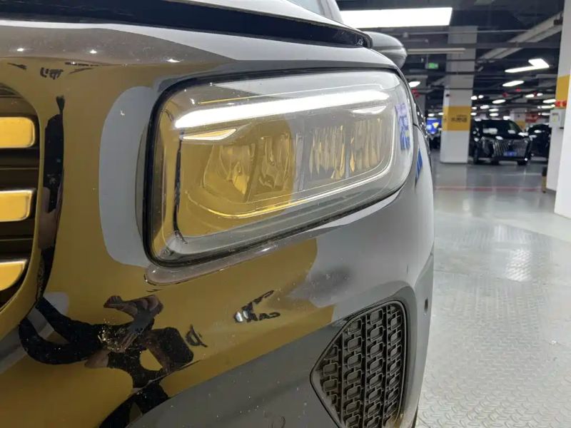 Mercedes-benz glb