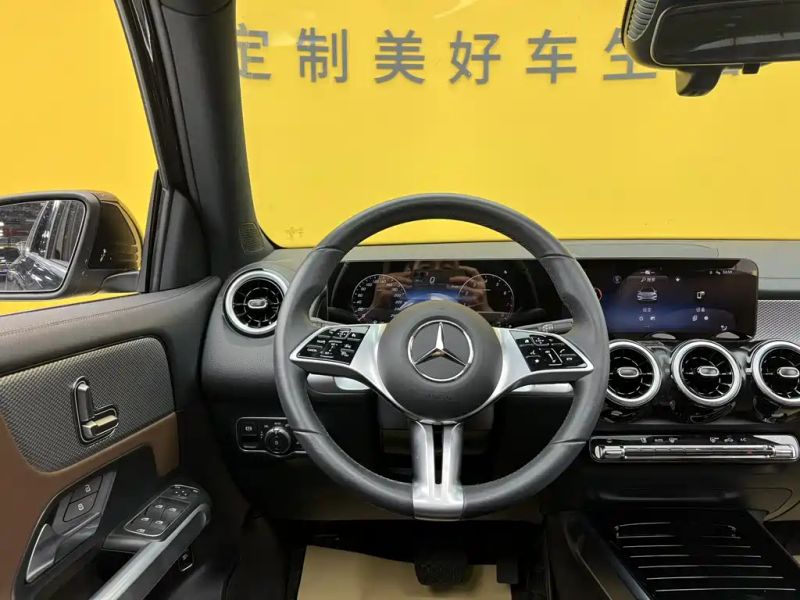 Mercedes-benz glb