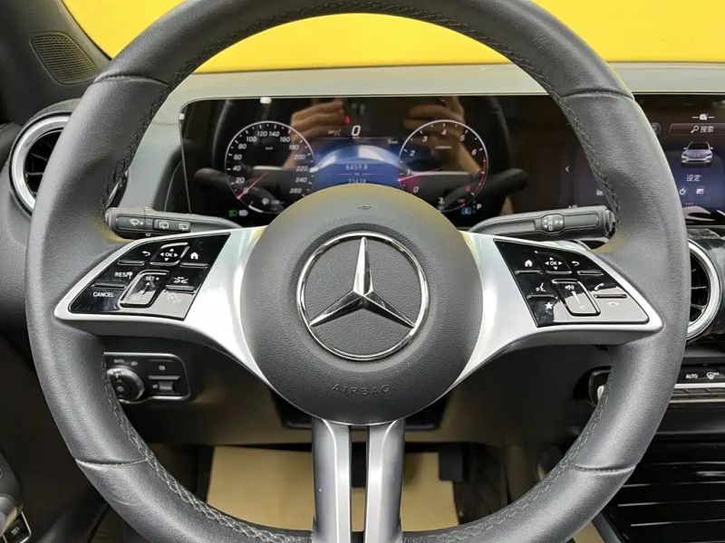 Mercedes-benz glb