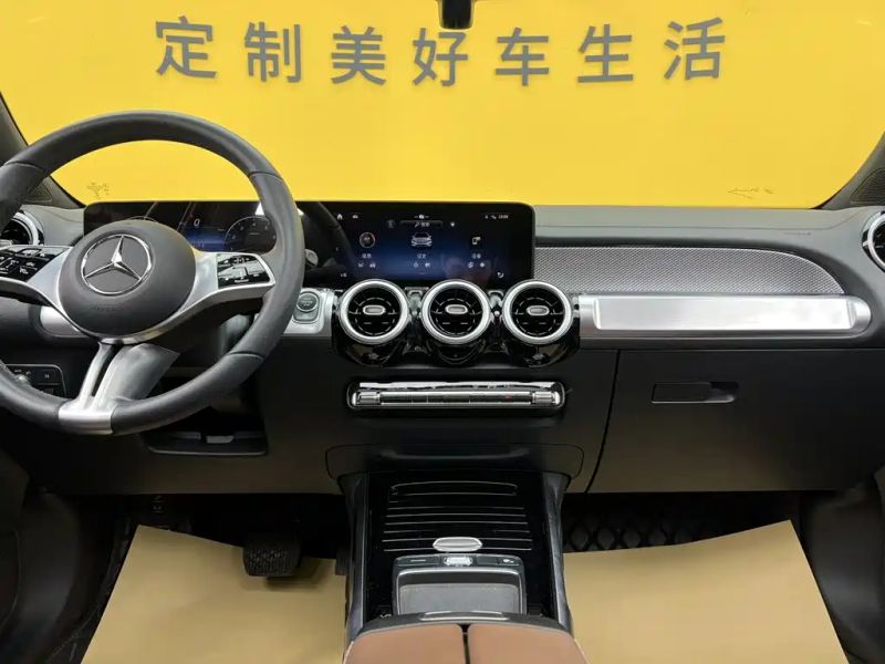 Mercedes-benz glb